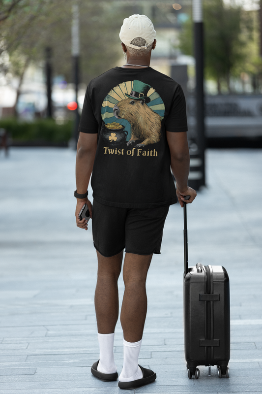 'Twist Of Faith' Camiseta de Capivara Oversized